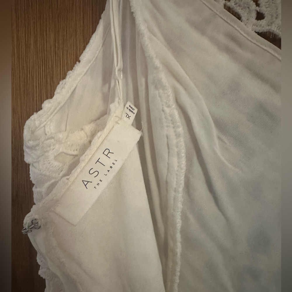 ASTR THE LABEL DRESS - Picture 2 of 3